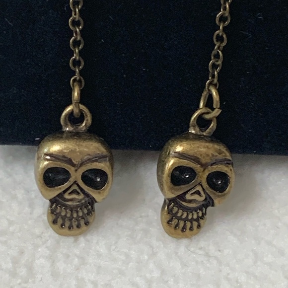 Avon Jewelry - AVON 2012 HALLOWEEN SKULL EARRINGS